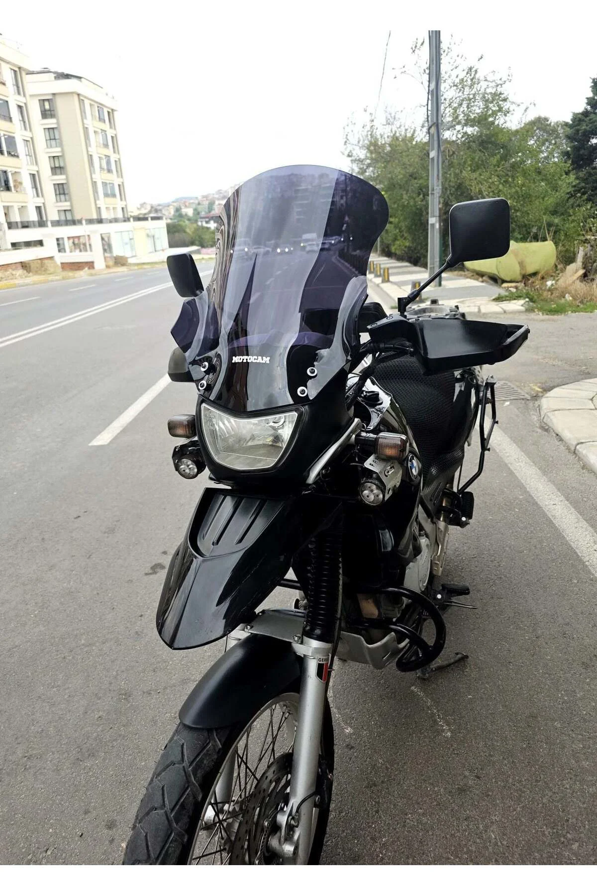Bmw F 650 GS Ön Cam 2004-2007 Model 50cm Siyah Renkli 4mm YOKTUR