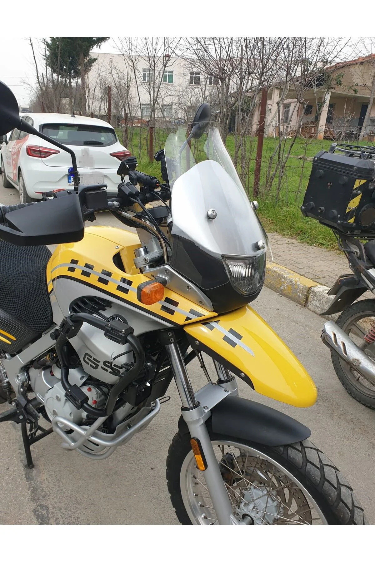Bmw F 650 GS Ön Cam ( 3 Delikli ) 1999-2003 Model 35cm Şeffaf Renkli 4mm