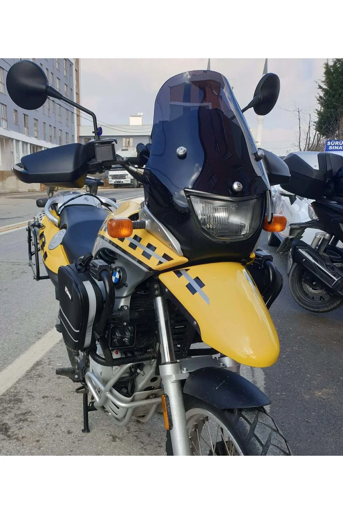 Bmw F 650 GS Ön Cam ( 3 Delikli ) 1999-2003 Model 35cm Siyah Renk