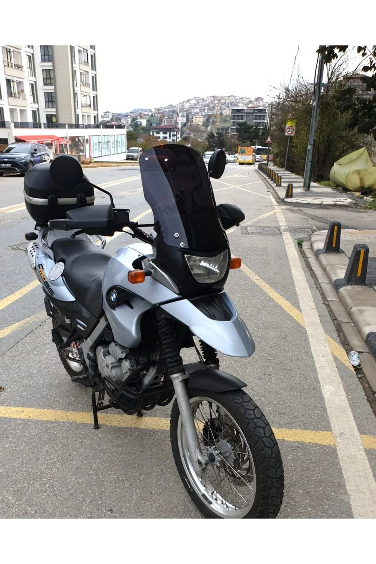 Bmw F 650 GS Ön Cam 2004-2007 Model 45cm Siyah Renkli 4mm YOKTUR