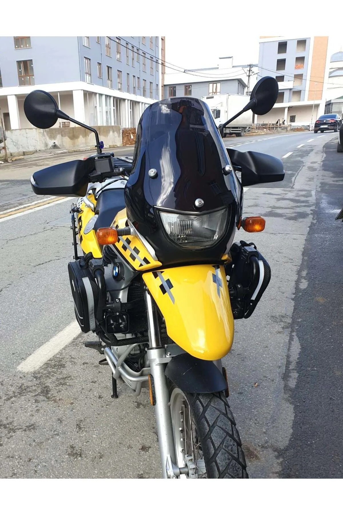 Bmw F 650 GS Ön Cam ( 3 Delikli ) 1999-2003 Model 35cm Siyah Renk