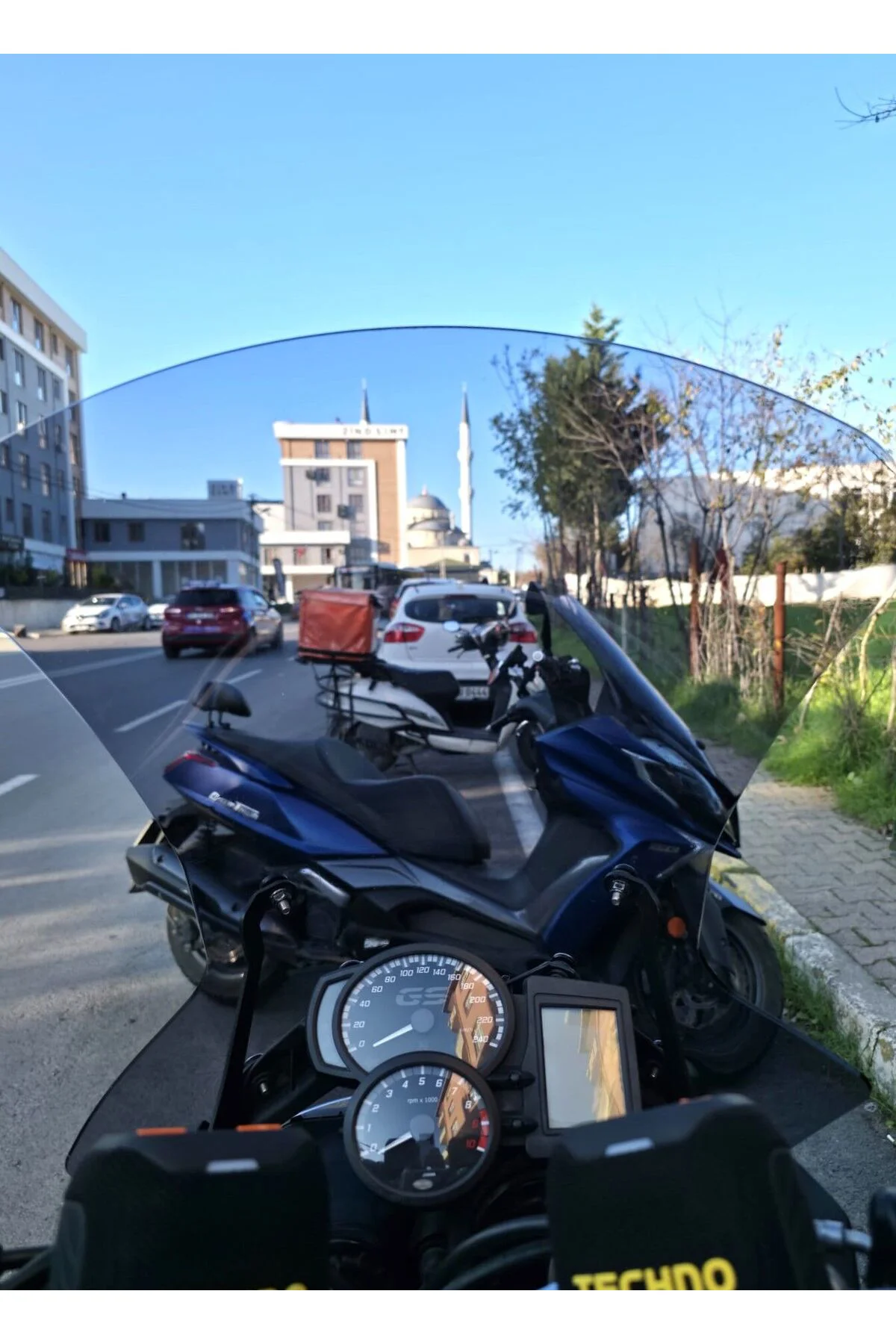BMW F 700 Ön Cam 2012-2019 Model 56cm Füme Renkli 4mm