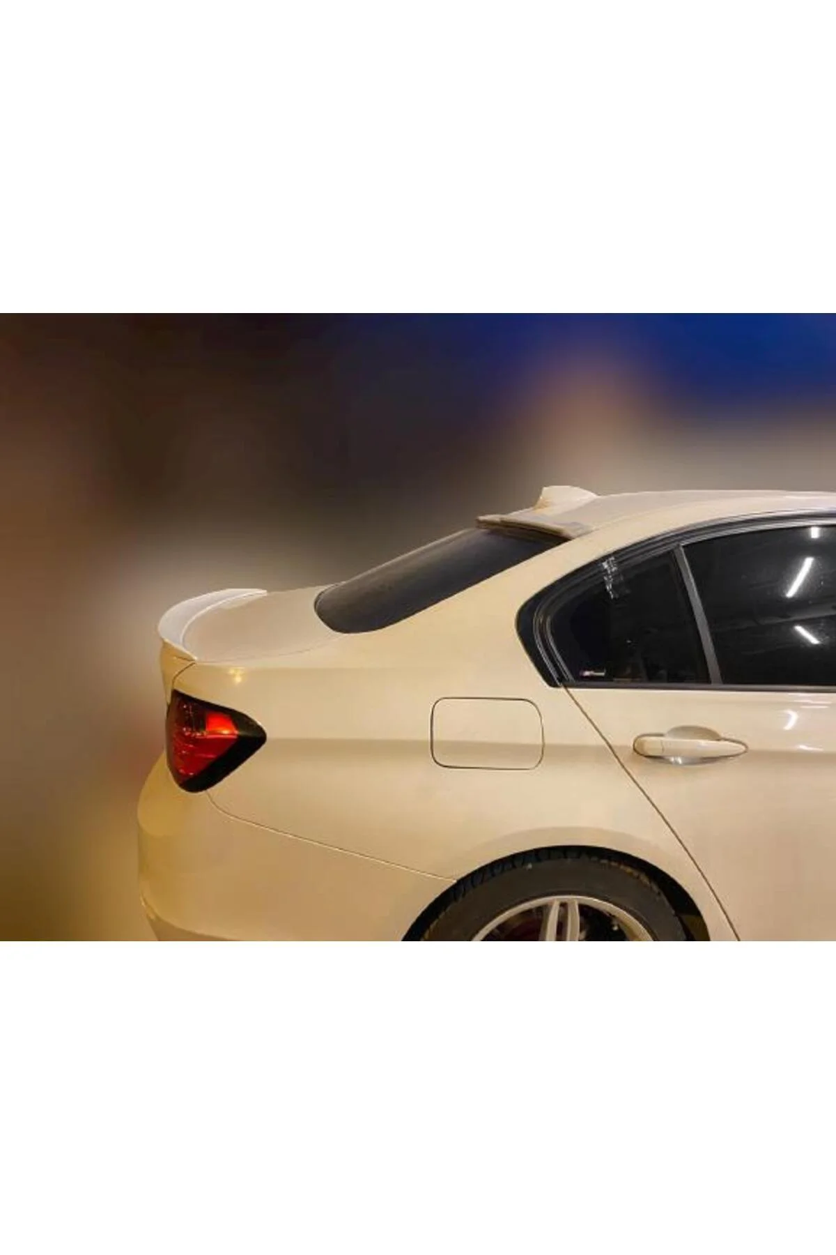 BMW F30 ASTARLI YARASA TAVAN SPOİLER