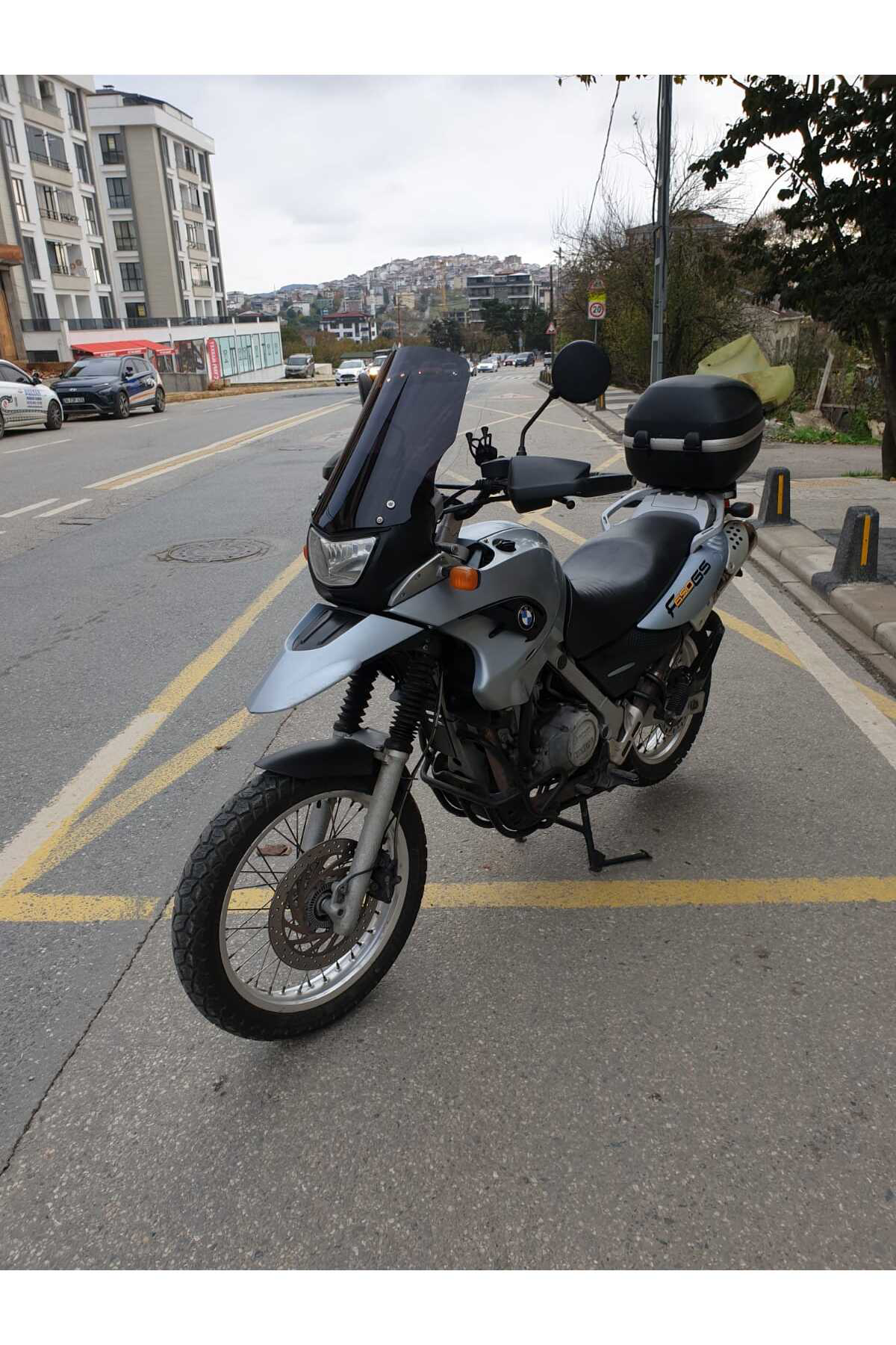 Motocam Bmw F650 Gs Ön Cam 2004-2007 Model 45Cm Siyah Renkli ( 4 Delikli