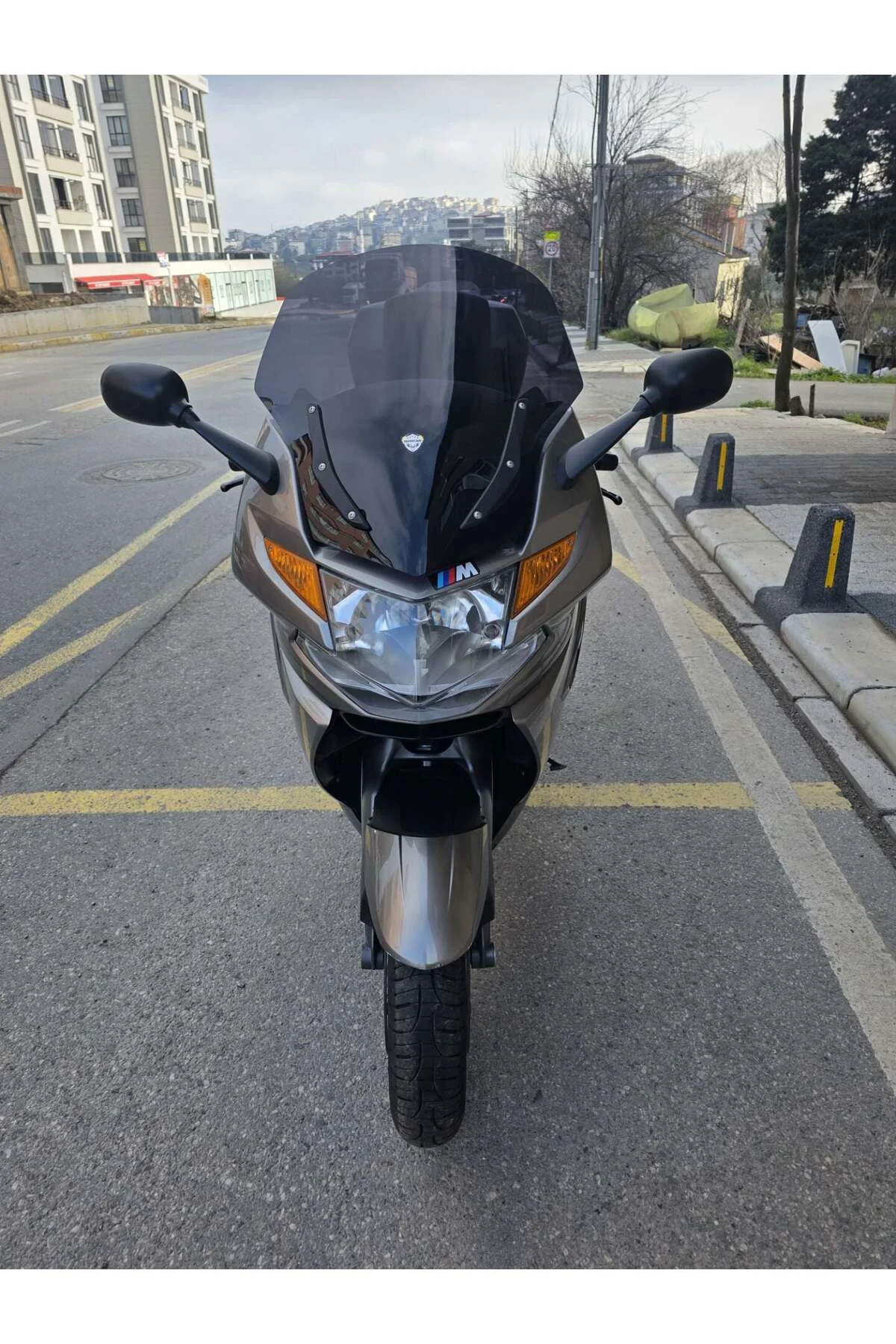 Bmw K 1300 GT Ön Cam 2009-2013 Model 65cm Siyah Renkli 4mm YOKTUR