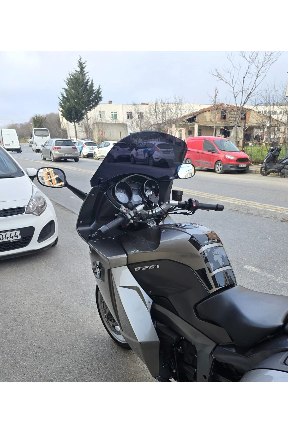 Bmw K 1300 GT Ön Cam 2009-2013 Model 65cm Siyah Renkli 4mm YOKTUR