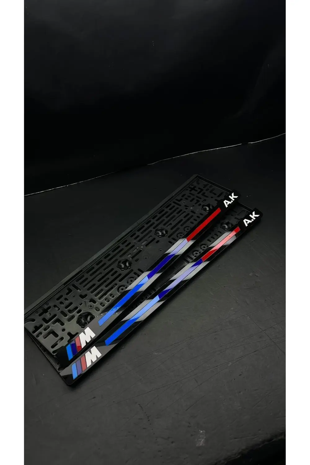 BMW M Uyumlu RENKLİ LUX PLEKSİ TAKMATİK PLAKALIK
