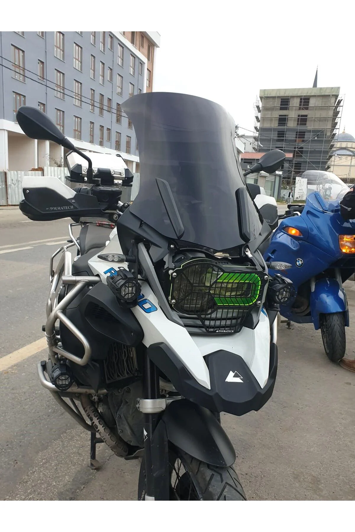 Bmw R 1200 GS Ön Cam 2013-2026 Model 52cm Siyah Renkli 4mm