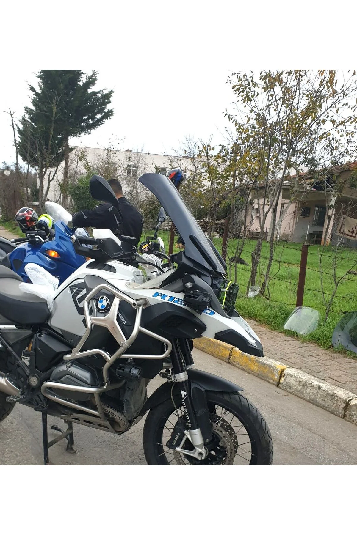 Bmw R 1250 GS Ön Cam 2013-2026 Model 52cm Siyah Renkli 4mm