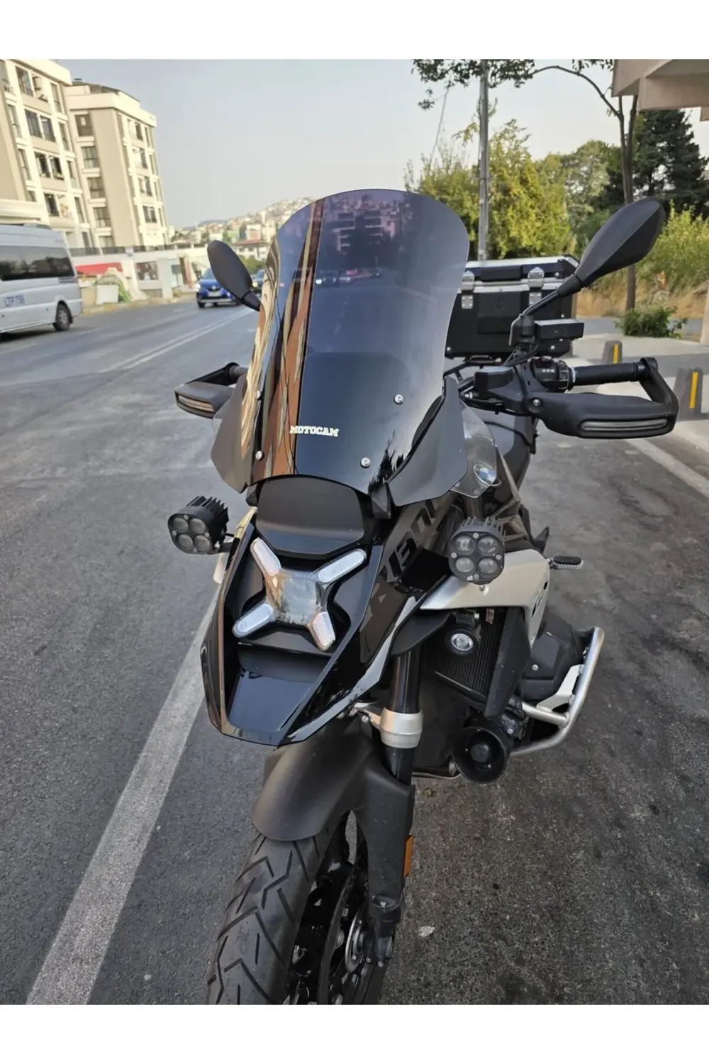 Bmw R 1300 GS Ön Cam 2023-2025 Model 48cm Siyah Renkli 4mm