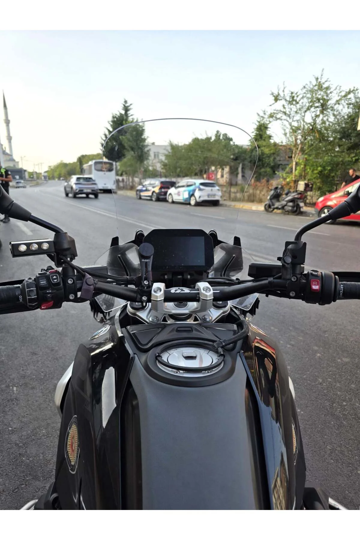 Bmw R 1300 GS Ön Cam 2023-2026 Model 48cm Şeffaf Renkli 4mm