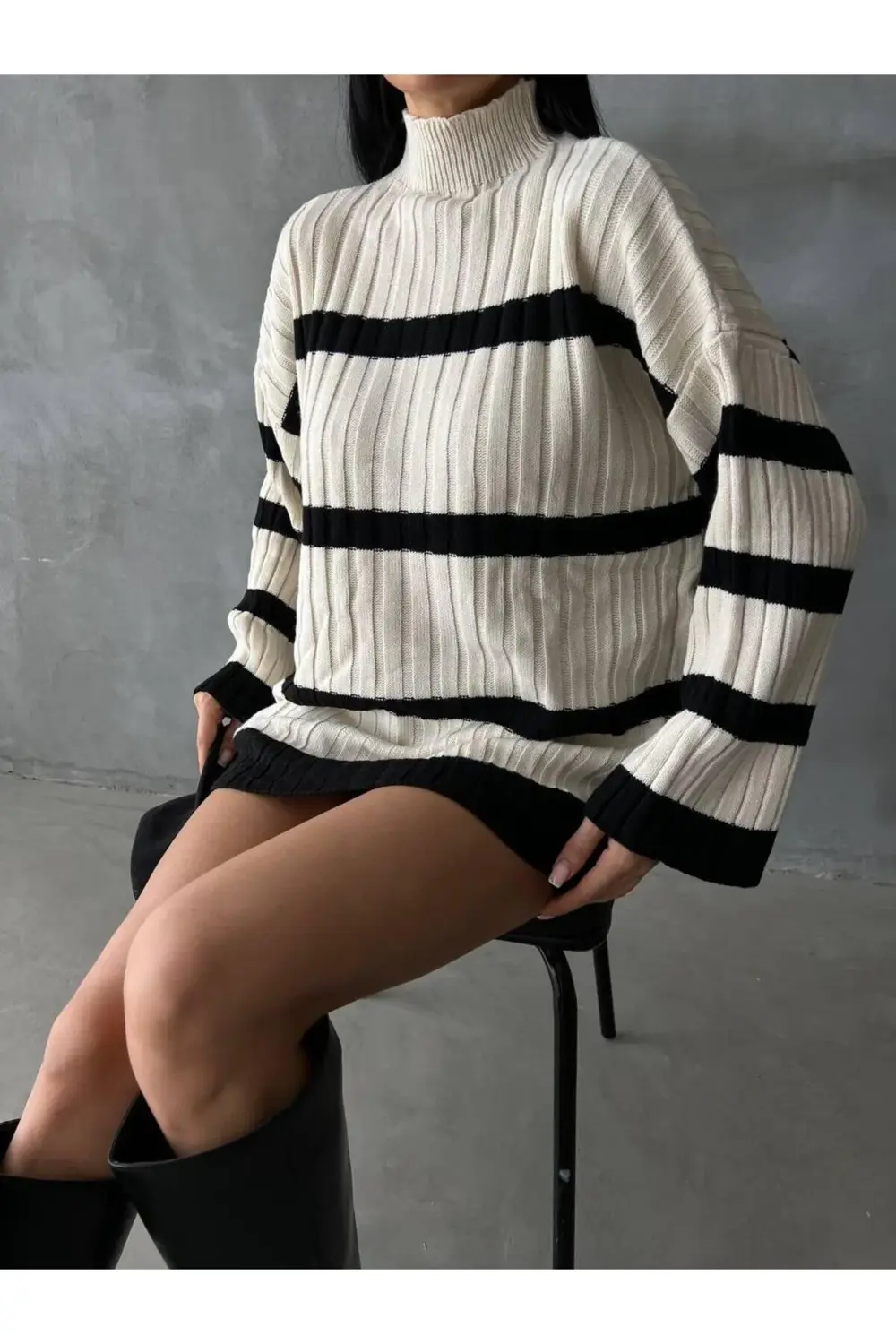 BOĞAZLI-ÇİZGİLİ KADIN TRİKO KAZAK