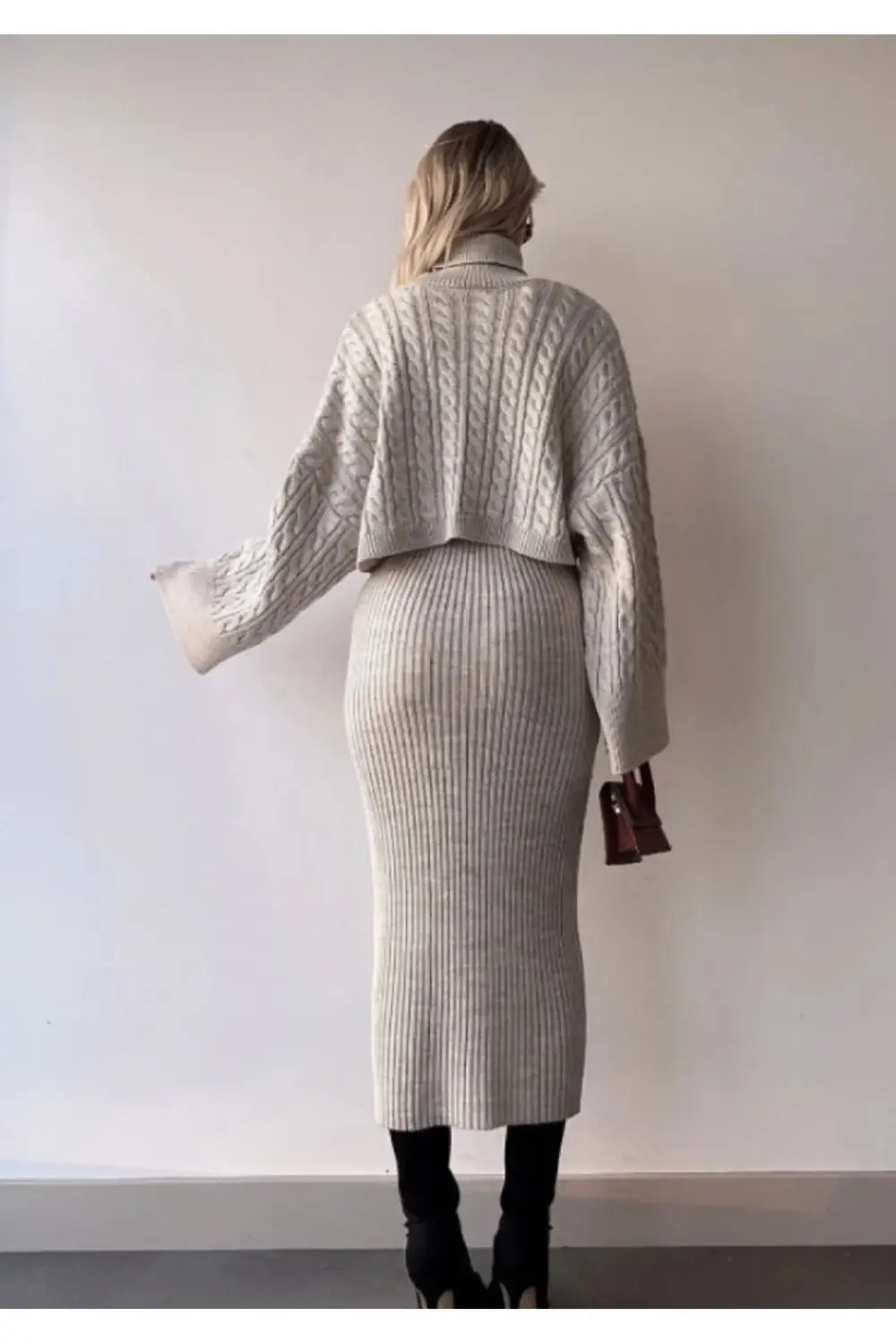 Boğazlı Örgü Motifli Crop Kazak Ve Triko Elbise Takım