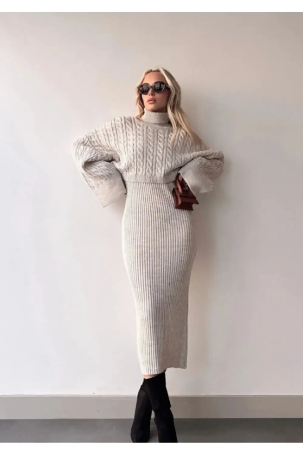 Boğazlı Örgü Motifli Crop Kazak Ve Triko Elbise Takım