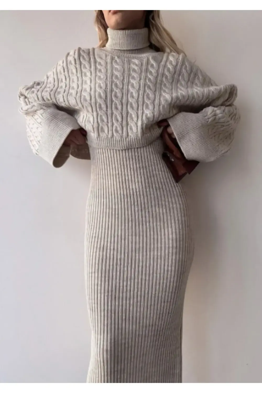 Boğazlı Örgü Motifli Crop Kazak Ve Triko Elbise Takım