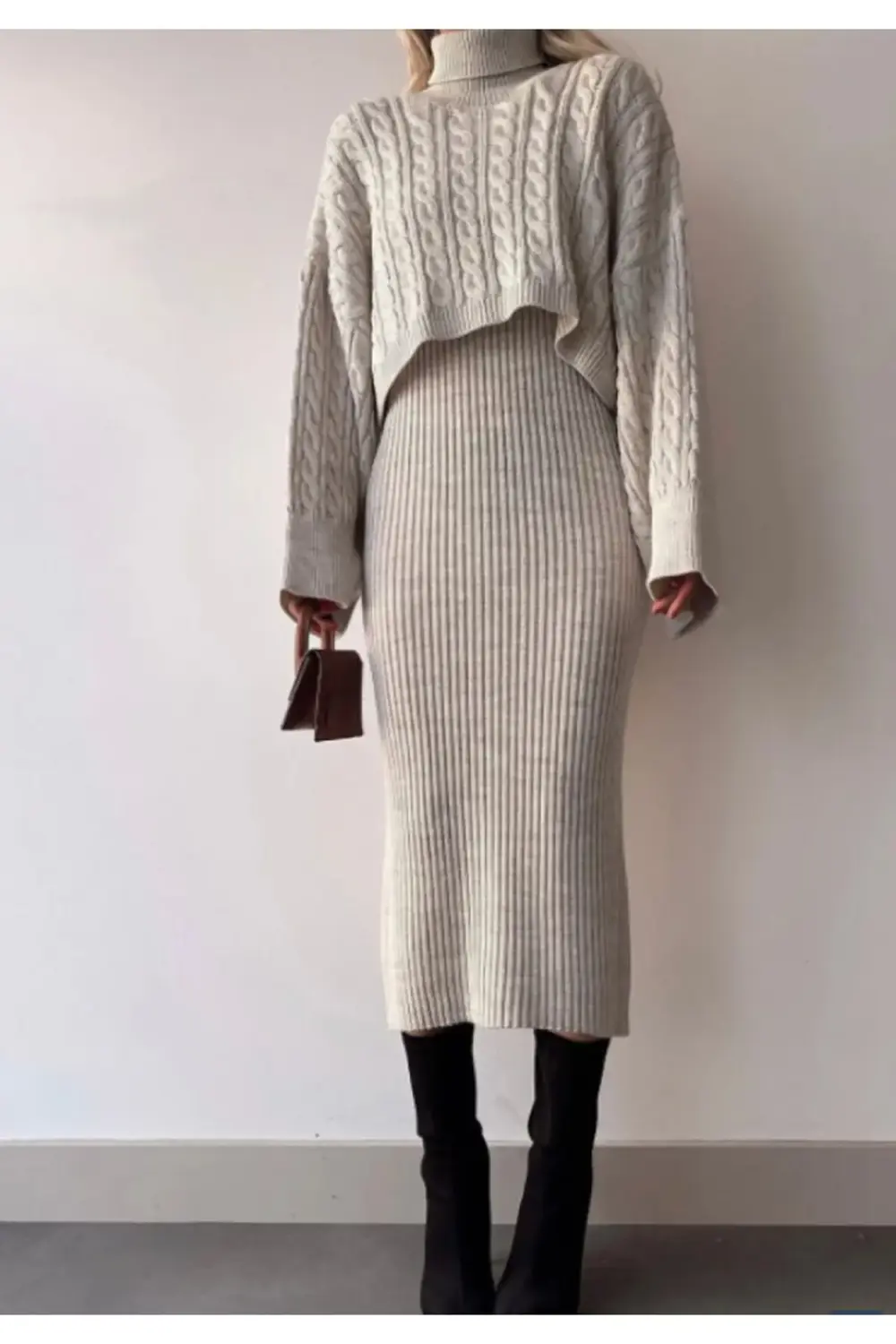 Boğazlı Örgü Motifli Crop Kazak Ve Triko Elbise Takım