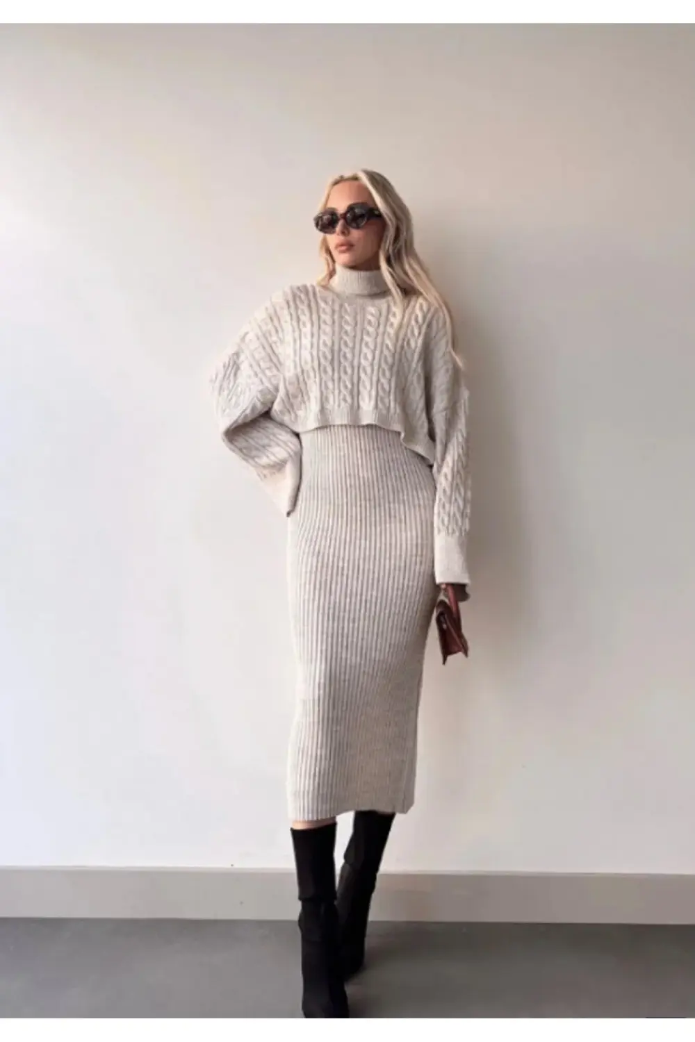 Boğazlı Örgü Motifli Crop Kazak Ve Triko Elbise Takım