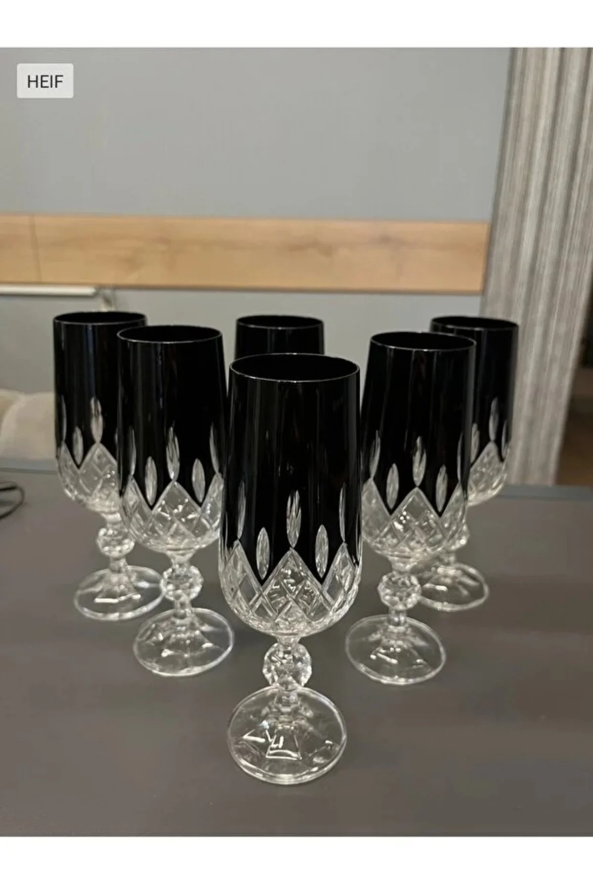 Bohemia Kristal Kesme El İşi Siyah Renk Ayaklı Kahve Yanı Su Bardağı 180 cc Bohemia Kristal Kesme El İşi Siyah Renk Ayaklı Kahve Yanı Su Bardağı 180 cc