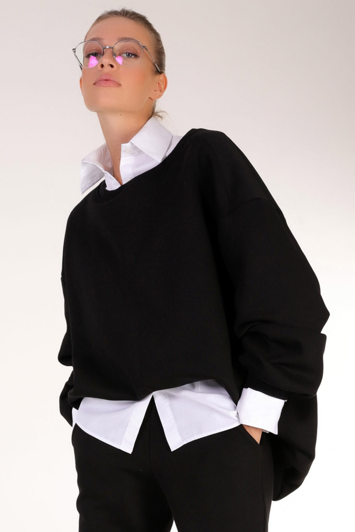 Bol Salaş Kesim Yuvarlak Yaka Asimetrik Özel Tasarım Sweatshirt