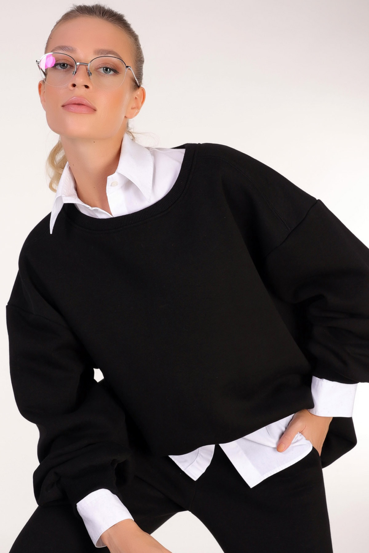 Bol Salaş Kesim Yuvarlak Yaka Asimetrik Özel Tasarım Sweatshirt