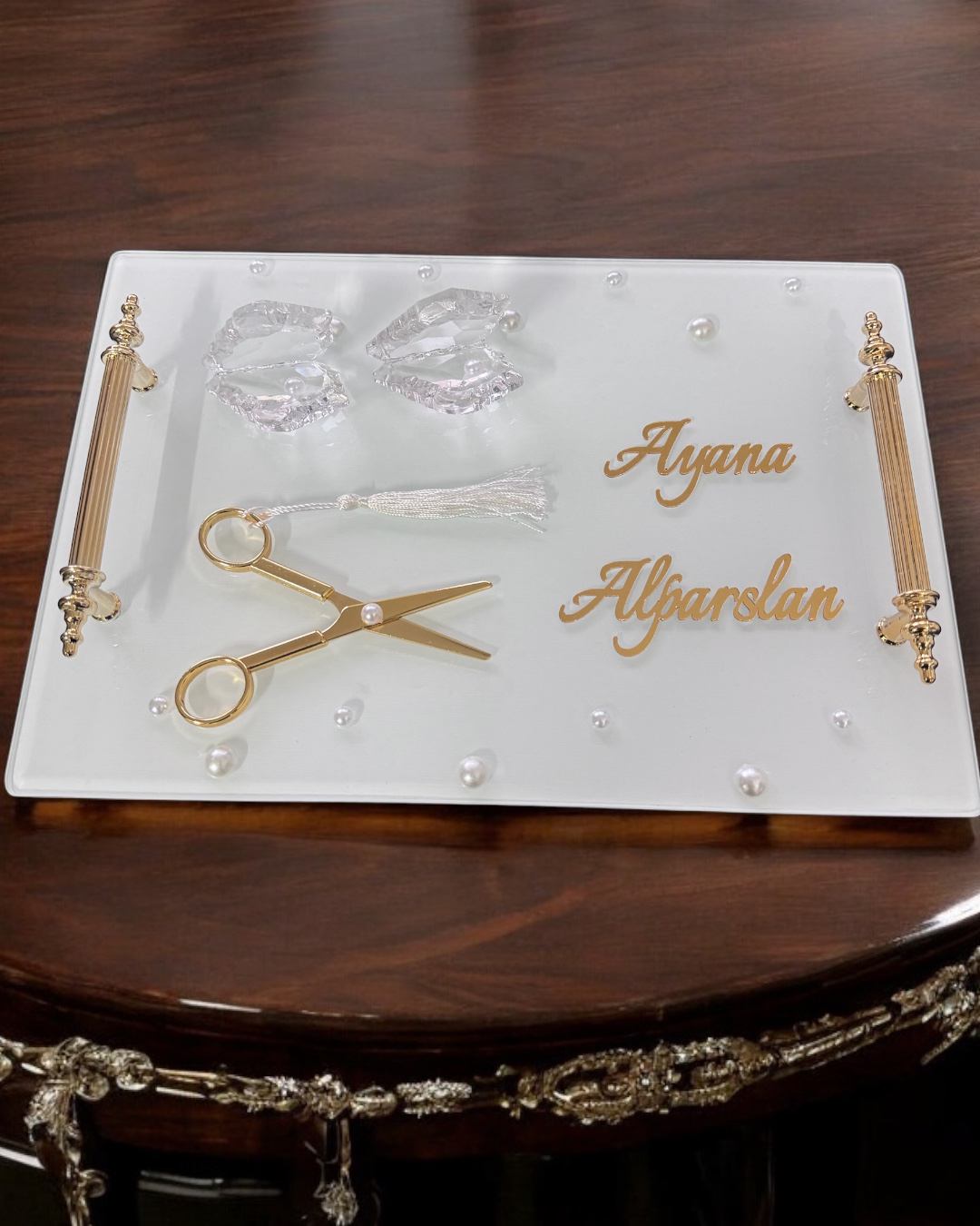 Bonding Gold Beyaz İncili Söz Tepsisi Nişan Tepsisi ve Damat Kahv Bonding Gold Beyaz İncili Söz Tepsisi Nişan Tepsisi ve Damat Kahv