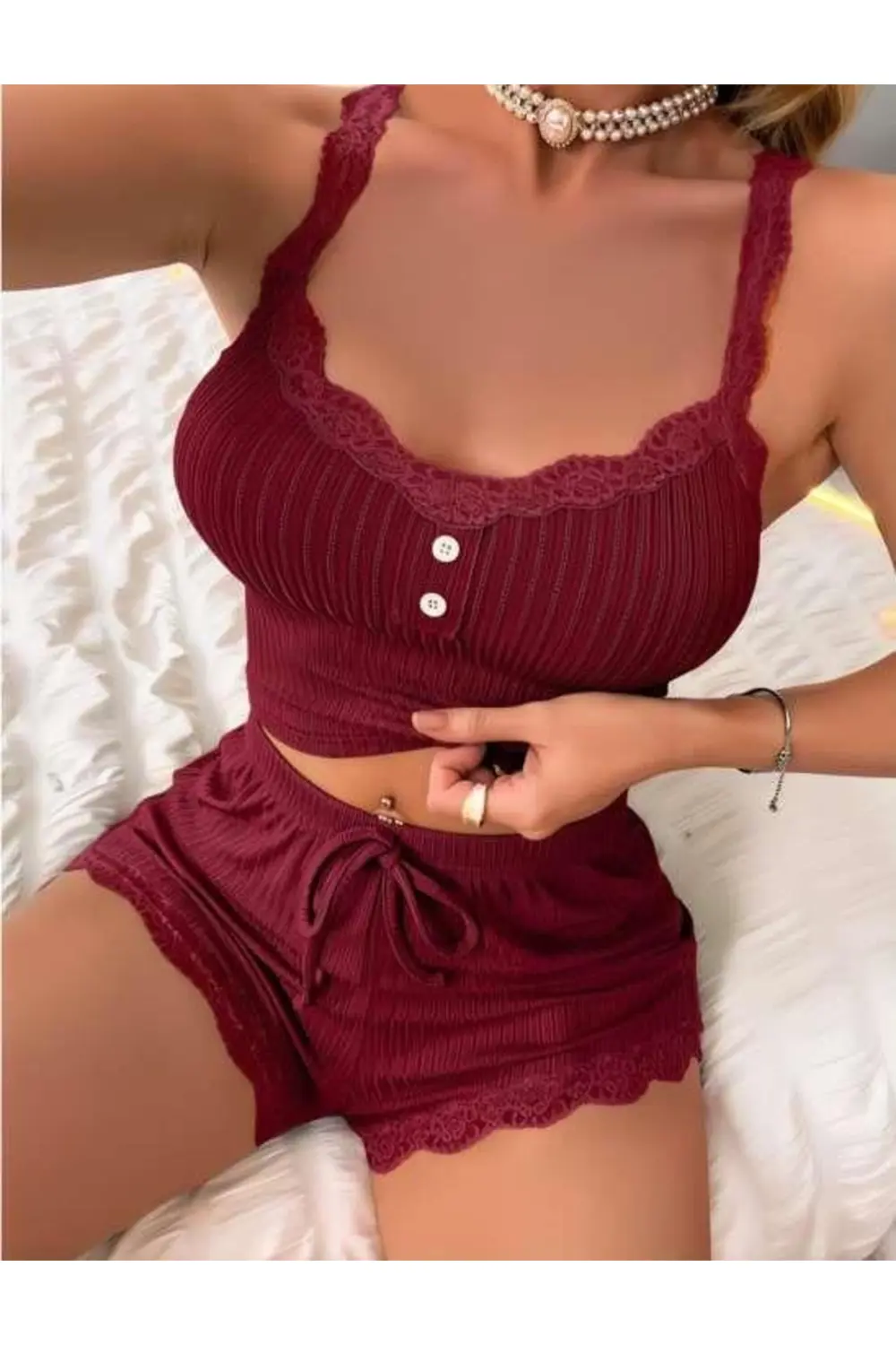Bordo Dantel İşlemeli Fitilli Askılı Şortlu Pijama Takımı