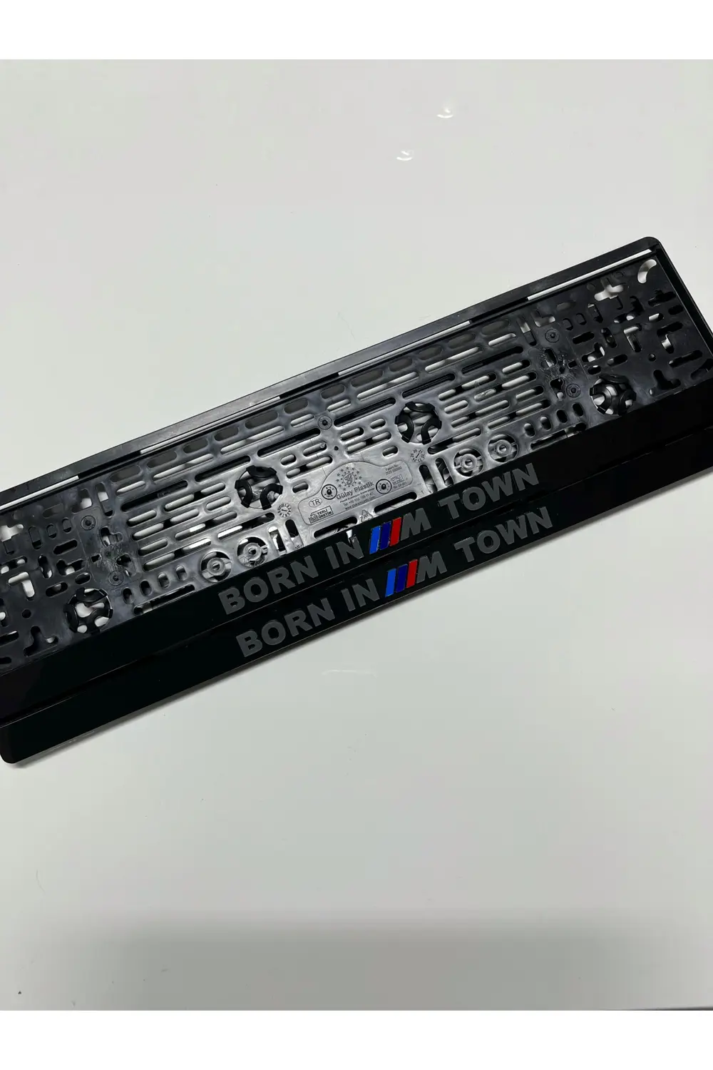 BORN IN M TOWN TAKMATİK PLAKALIK