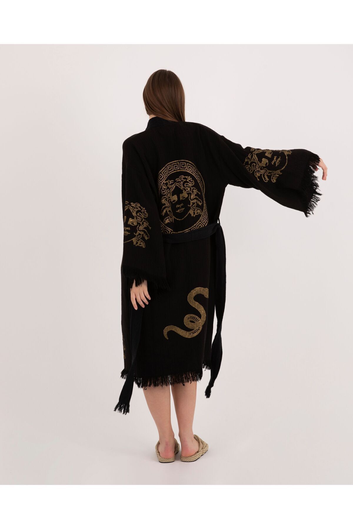 Bornoz ,plaj Kıyafeti,kimono , Kaftan ,sabahlık Siyah Kumaş Altın Renkli Medusa Baskılı