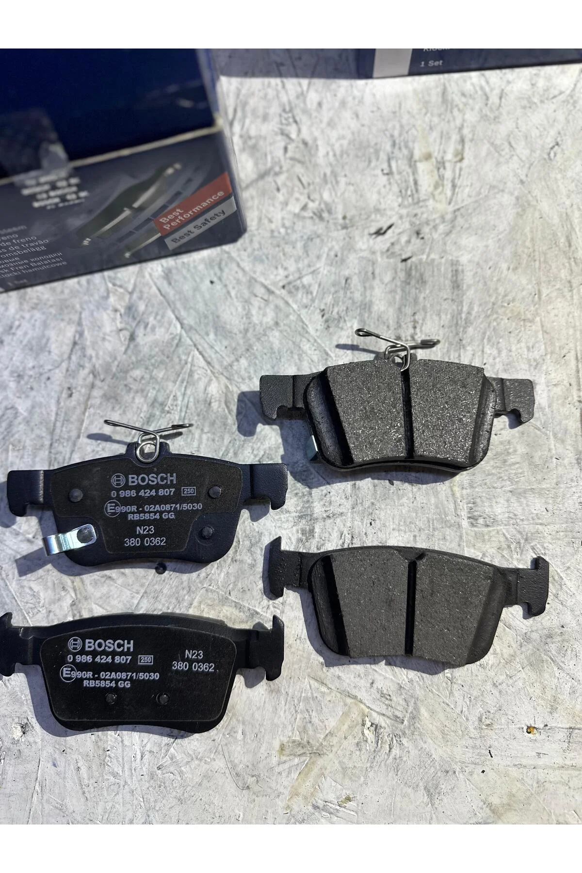 Bosch Arka Balata - 0986424807 - 15.2 mm (Honda Civic)