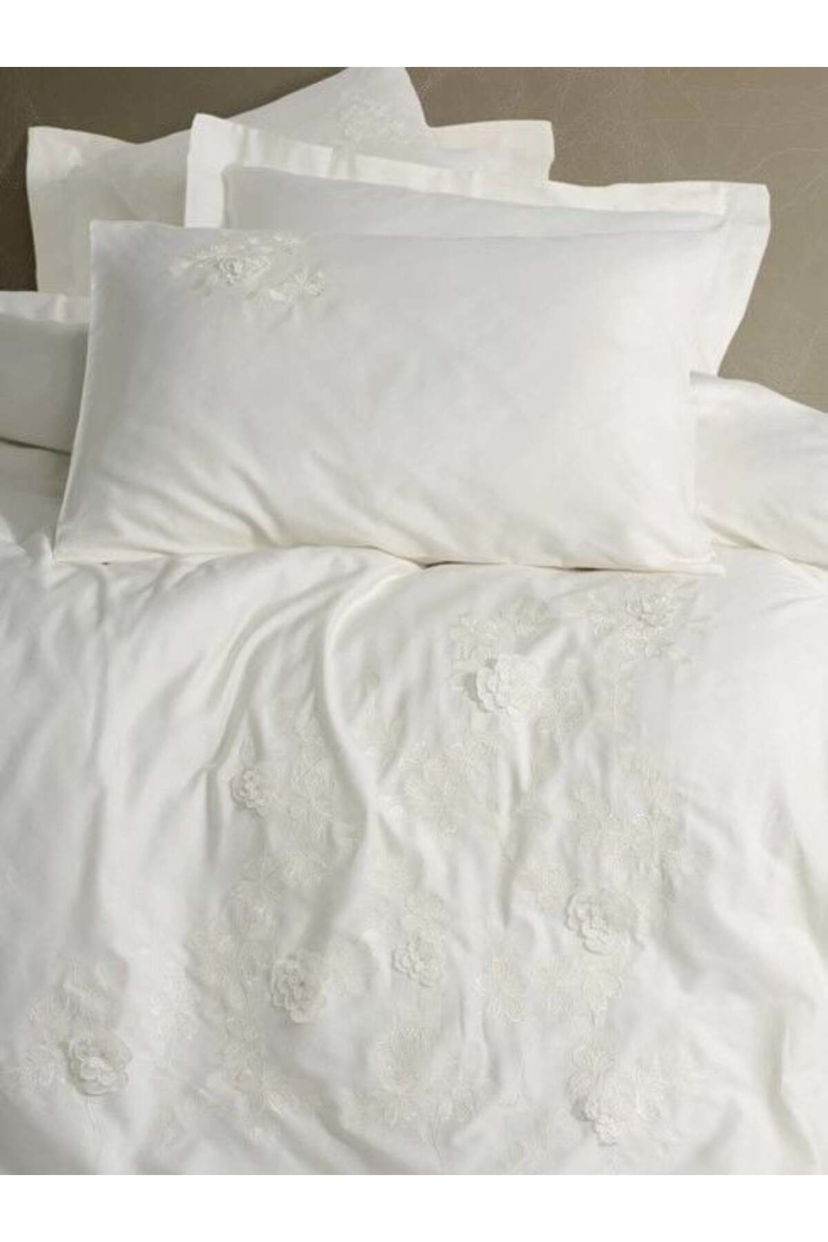 Doremodam * Box 3D Nakışlı Çift Kişilik Saten Nevresim Takımı Chic Ekru