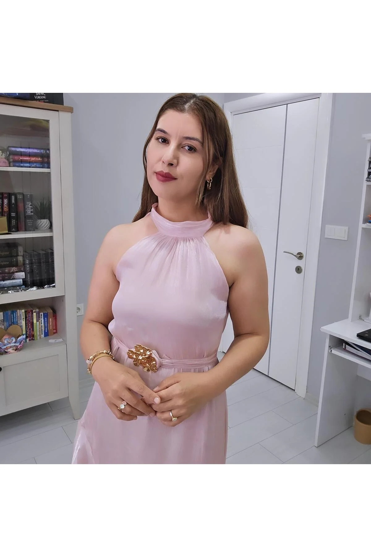 Boyundan Bağlamalı Halter Yaka Alt Kısmı Asimetrik Kesim Kat Kat Detaylı Şifon Abiye Elbise" Boyundan Bağlamalı Halter Yaka Alt Kısmı Asimetrik Kesim Kat Kat Detaylı Şifon Abiye Elbise" - Görsel 3