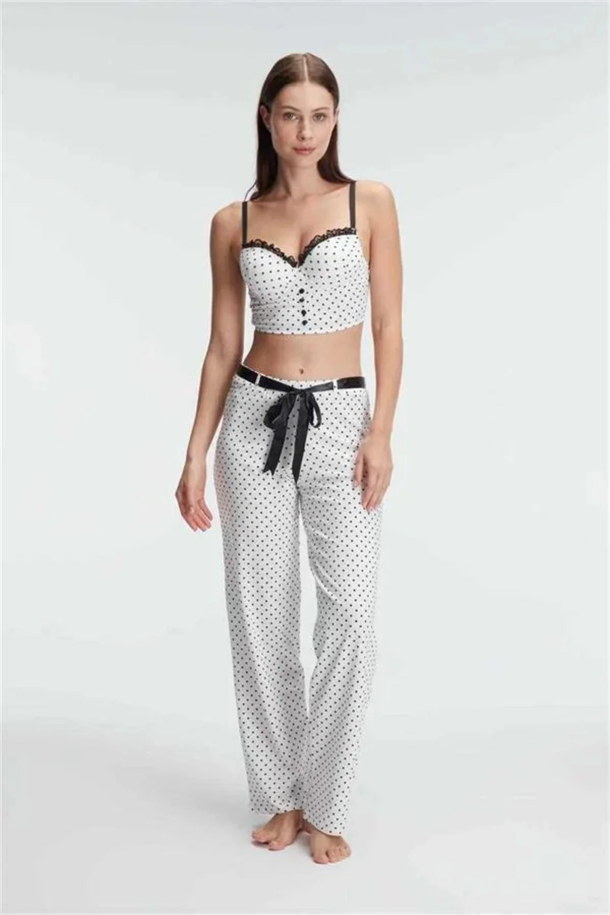 Bralet Sütyen Pamuklu Puantiye Desenli Desteksiz Dantel Detaylı Pijama Takımı Fiyatı, Yorumları ve Özellikleri