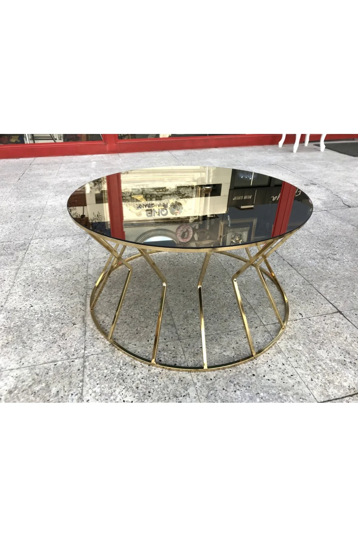 Brc 13853 CADDE Orta sehpa Model Metal Gold Renk kaplam Düz Siyah Renk TEMPER Cam Brc 13853 CADDE Orta sehpa Model Metal Gold Renk kaplam Düz Siyah Renk TEMPER Cam - Görsel 2