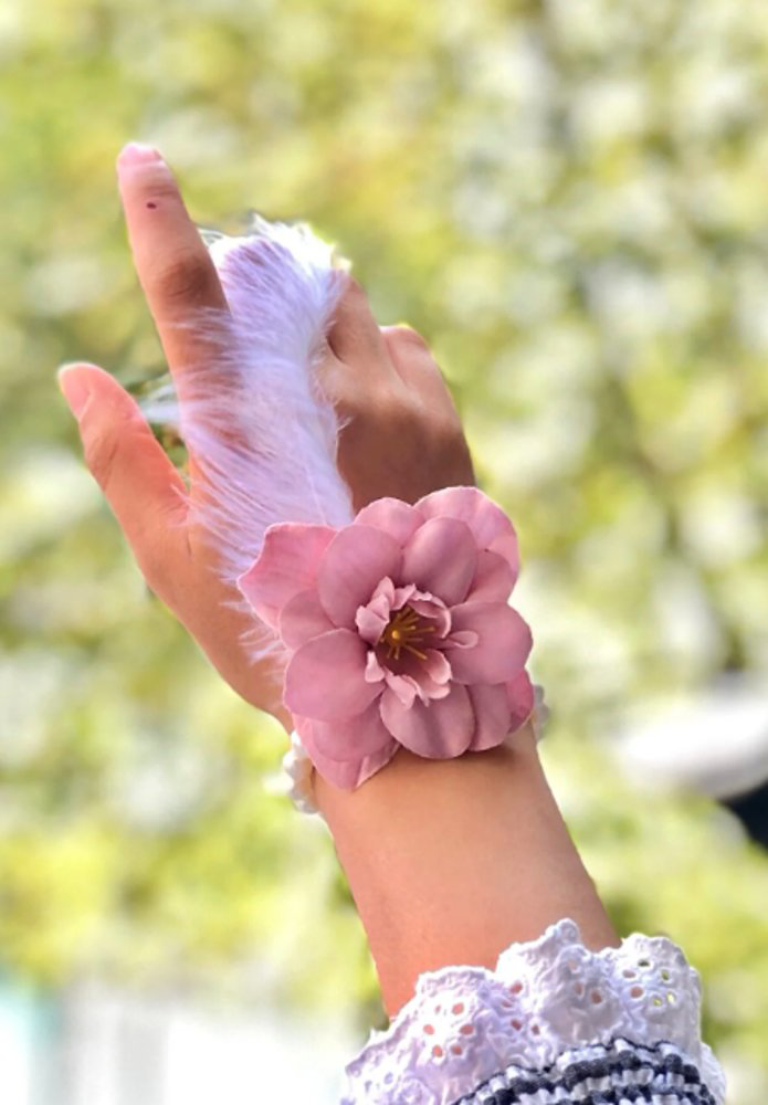 Bride to be Nedime Gelin Bilekliği Tüy ve İnci Boncuk Detaylı Pem