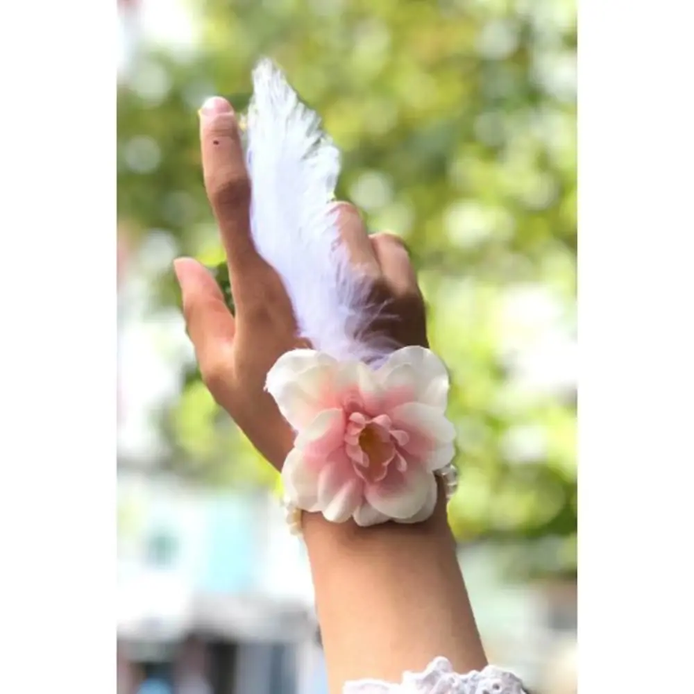 Bride to be Nedime Gelin Bilekliği Tüy ve İnci Boncuk Detaylı Som