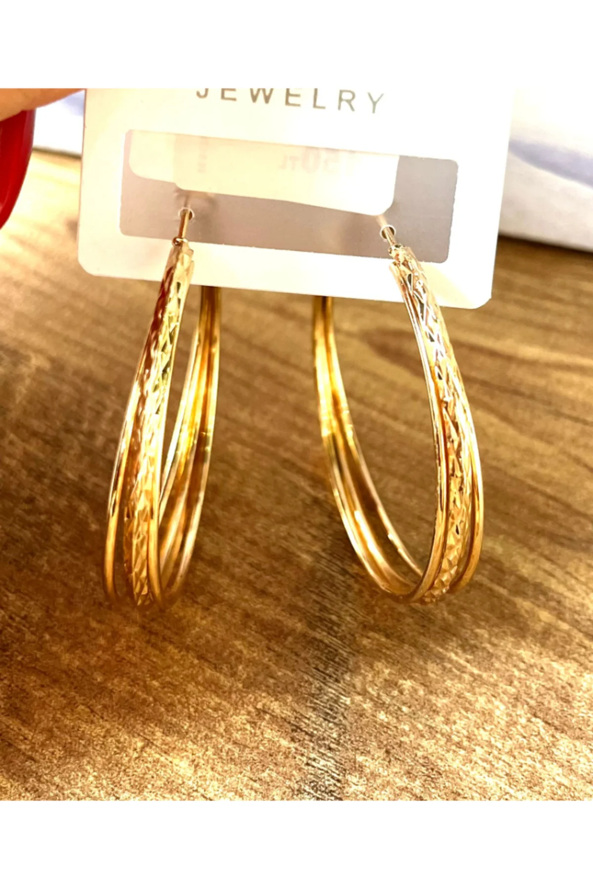 Bronz Renk Lüks Gösterişli Figürlü Halka Küpe Bronz Renk Lüks Gösterişli Figürlü Halka Küpe