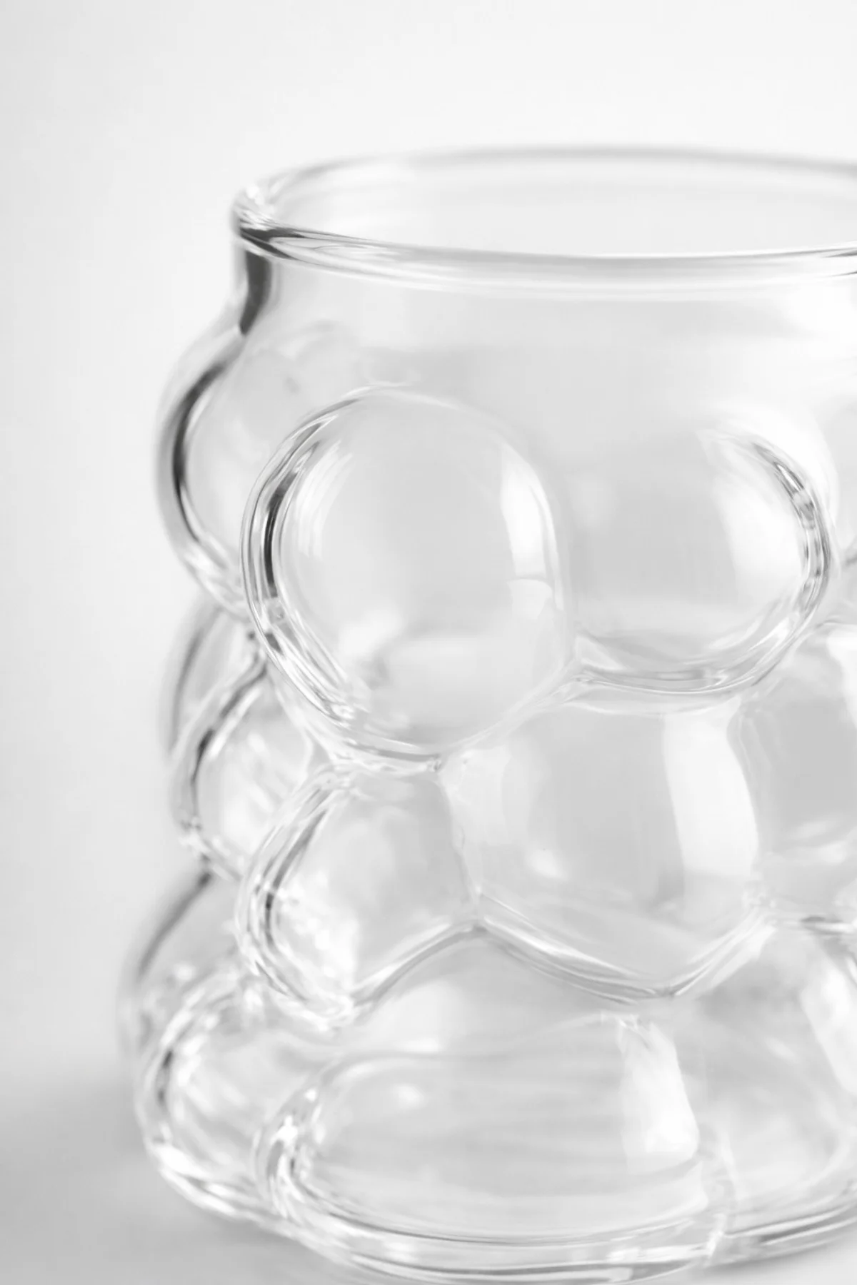 Bubble Desenli Kahve Yanı Su Bardağı 6’lı Cam Bardak Seti 90 cc Bubble Desenli Kahve Yanı Su Bardağı 6’lı Cam Bardak Seti 90 cc