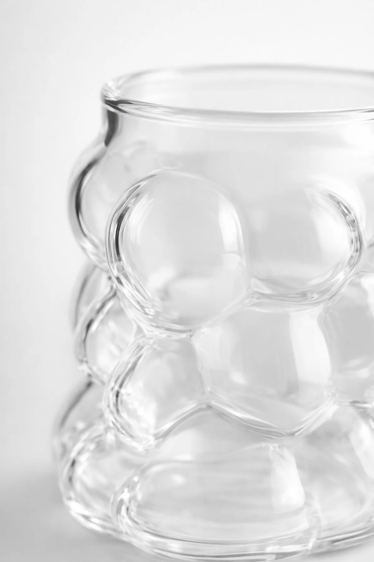 Bubble Desenli Kahve Yanı Su Bardağı 12’li Cam Bardak Seti 90 cc Bubble Desenli Kahve Yanı Su Bardağı 12’li Cam Bardak Seti 90 cc