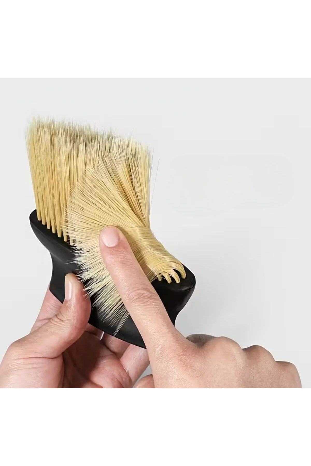 BUFFER® Yumuşak Kıllı ve Ergonomik Saplı Araç İçi Detaylı Toz Tem