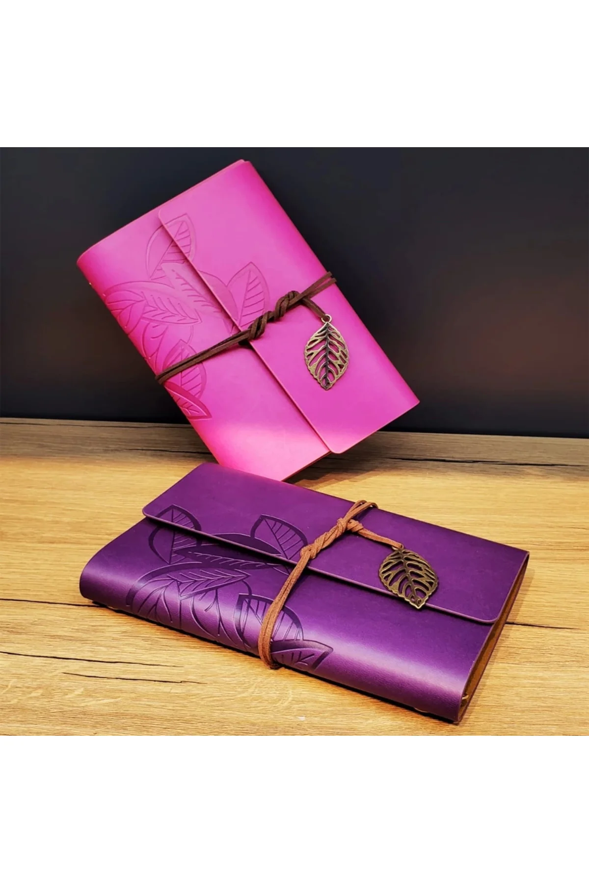 Buğz Deri Yaprak Desenli Çizgisiz Defter