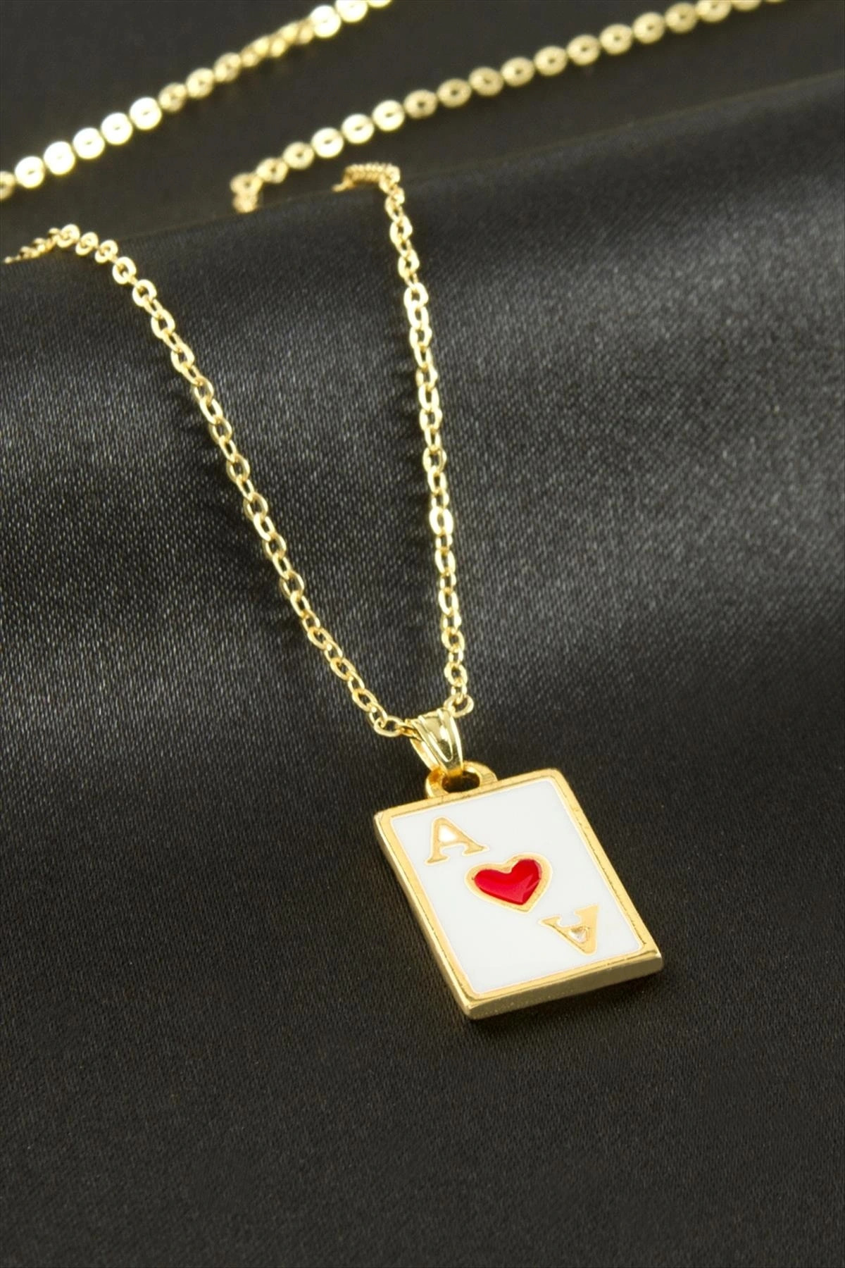 BUĞZ İskambil Mineli Kolye