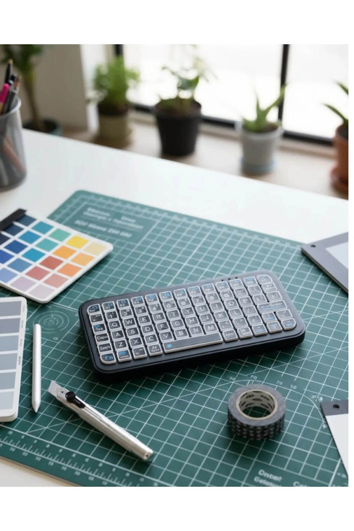Buğz Şarjlı Kablosuz Mini Rgb Klavye Uzun Pil Ömürlü