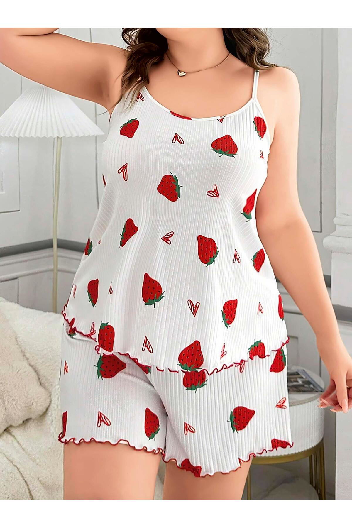 Aria's Closet Büyük Beden Çilek Desen Pamuklu Şortlu Pijama Takimi