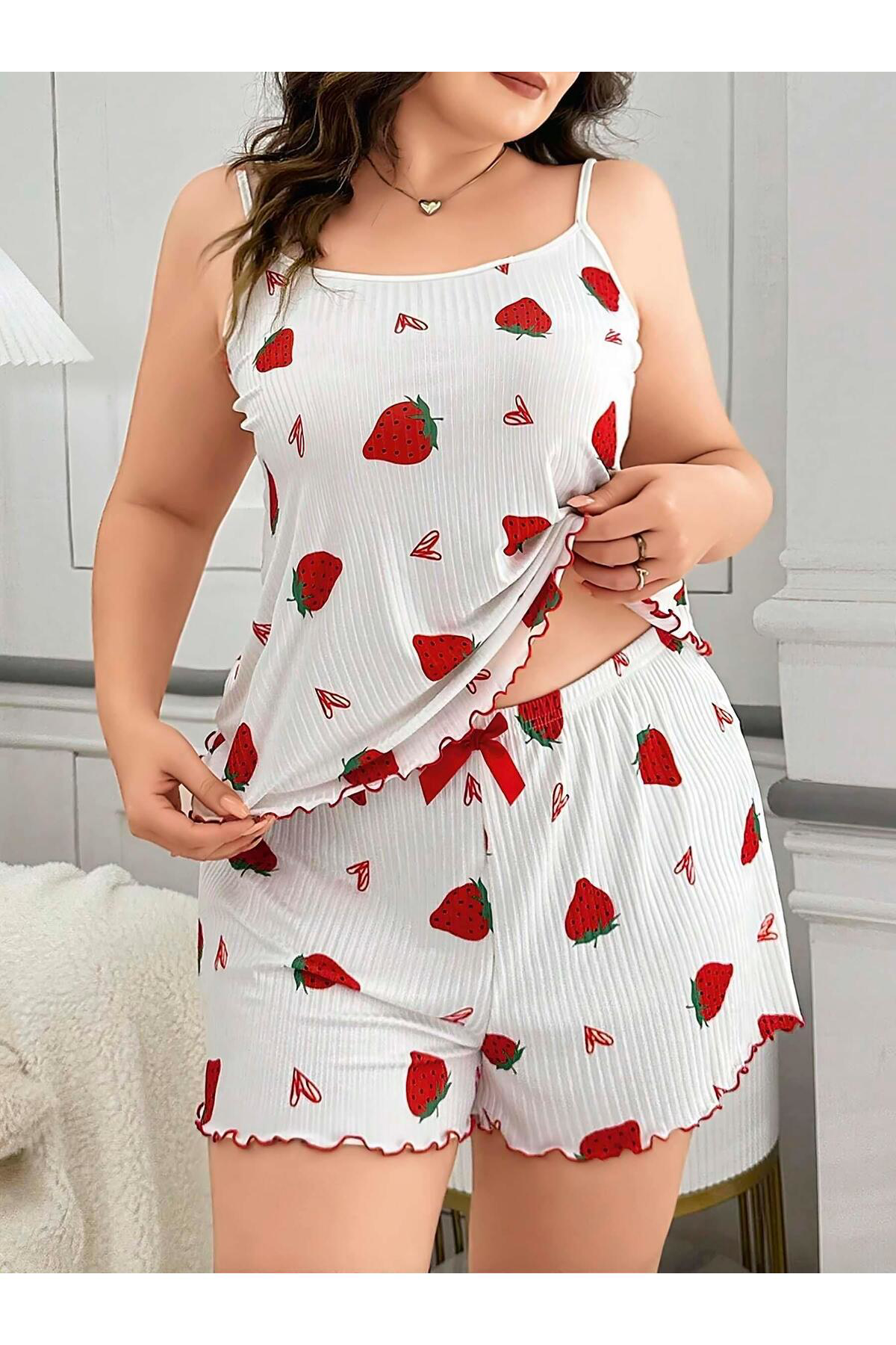 Aria's Closet Büyük Beden Çilek Desen Pamuklu Şortlu Pijama Takimi