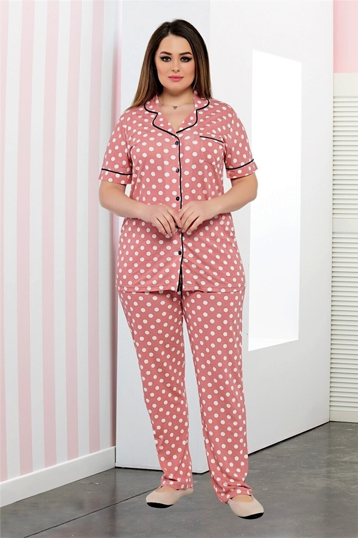 Dowry Büyük Beden Önden Düğmeli Kısa Kol Pijama Takımı Puantiyeli