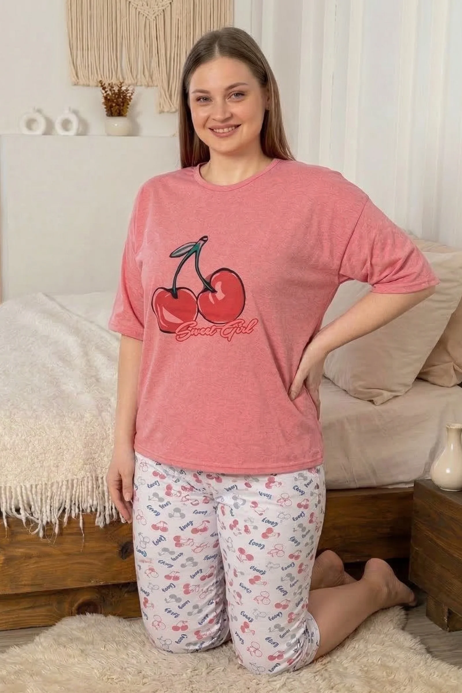 Büyük Beden Pamuklu Desenli Kısa Kollu Bermuda Kapri Pijama Takımı, Yavruağzı, XL Büyük Beden Pamuklu Desenli Kısa Kollu Bermuda Kapri Pijama Takımı, Yavruağzı, XL Fiyatı, Yorumları ve Özellikleri