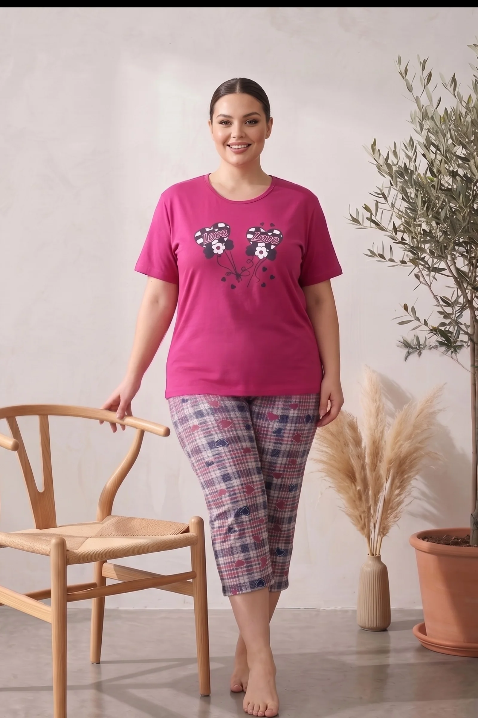 Büyük Beden Pamuklu Desenli Kısa Kollu Bermuda Kapri Pijama Takımı, Fuşya-Lacivert, XL Büyük Beden Pamuklu Desenli Kısa Kollu Bermuda Kapri Pijama Takımı, Fuşya-Lacivert, XL Fiyatı, Yorumları ve Özellikleri