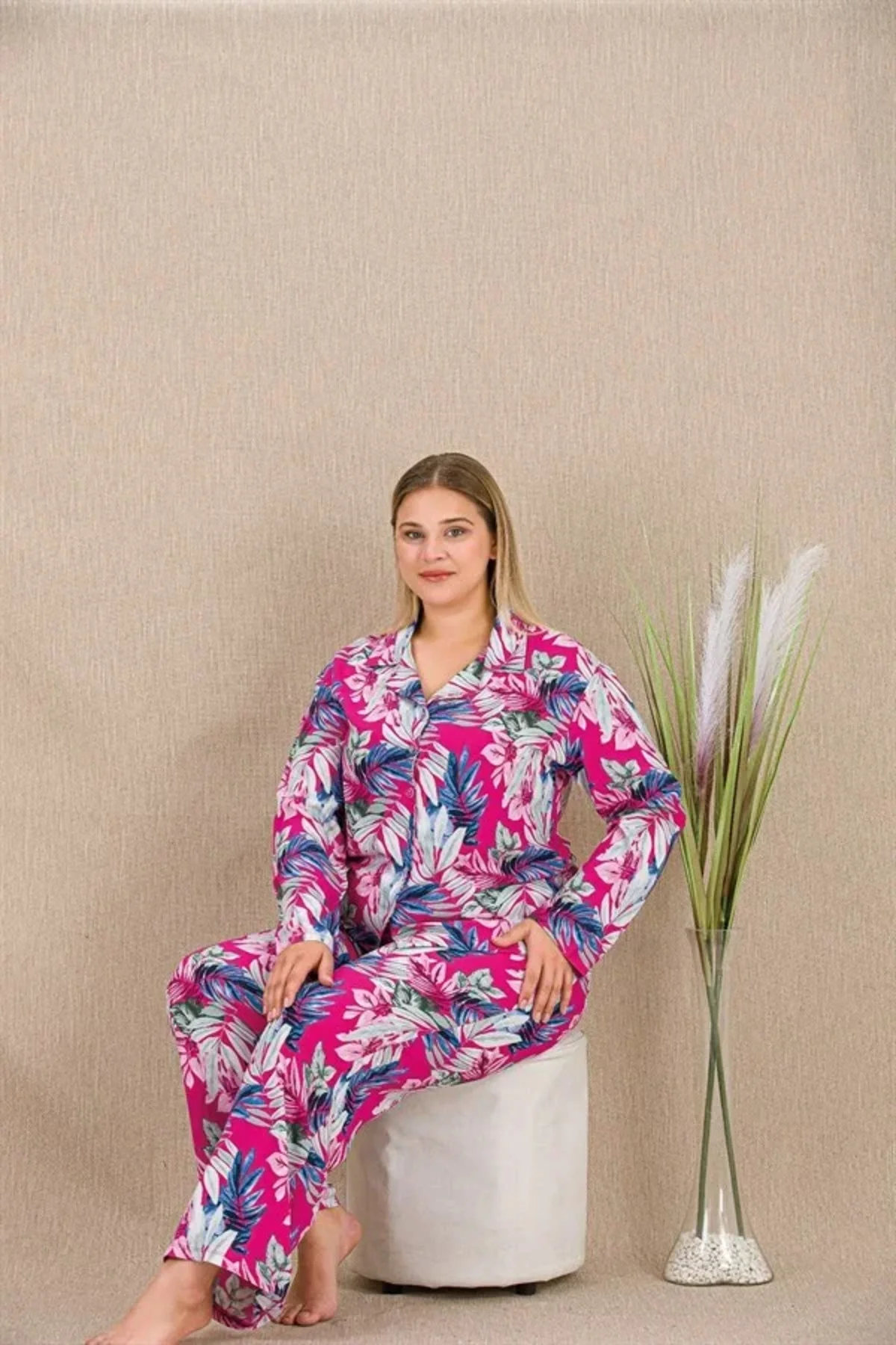 Büyük Beden Renkli Yaprak Desenli Düğmeli Uzun Kol Viskon Pijama Takımı Fiyatı, Yorumları ve Özellikleri
