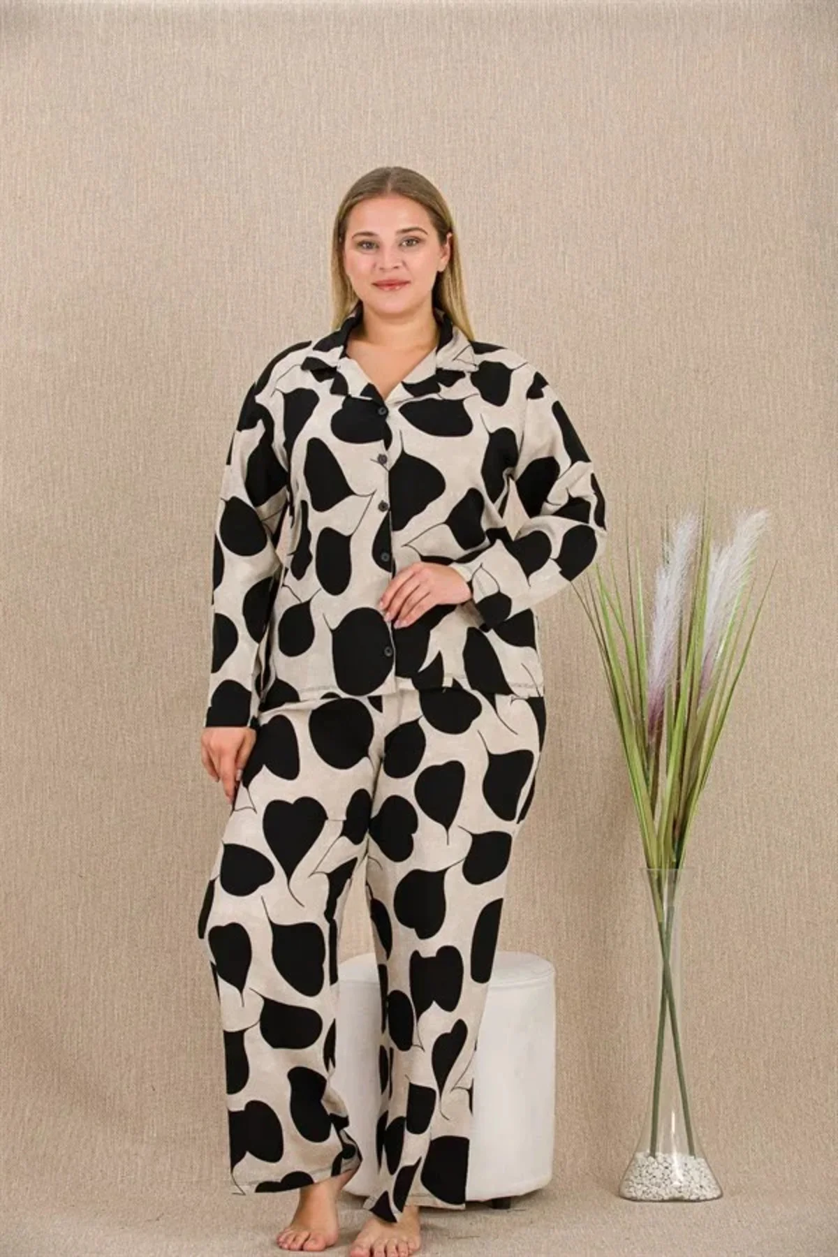 Büyük Beden Siyah Beyaz Kalp Desenli Düğmeli Uzun Kol Viskon Pijama Takımı Fiyatı, Yorumları ve Özellikleri