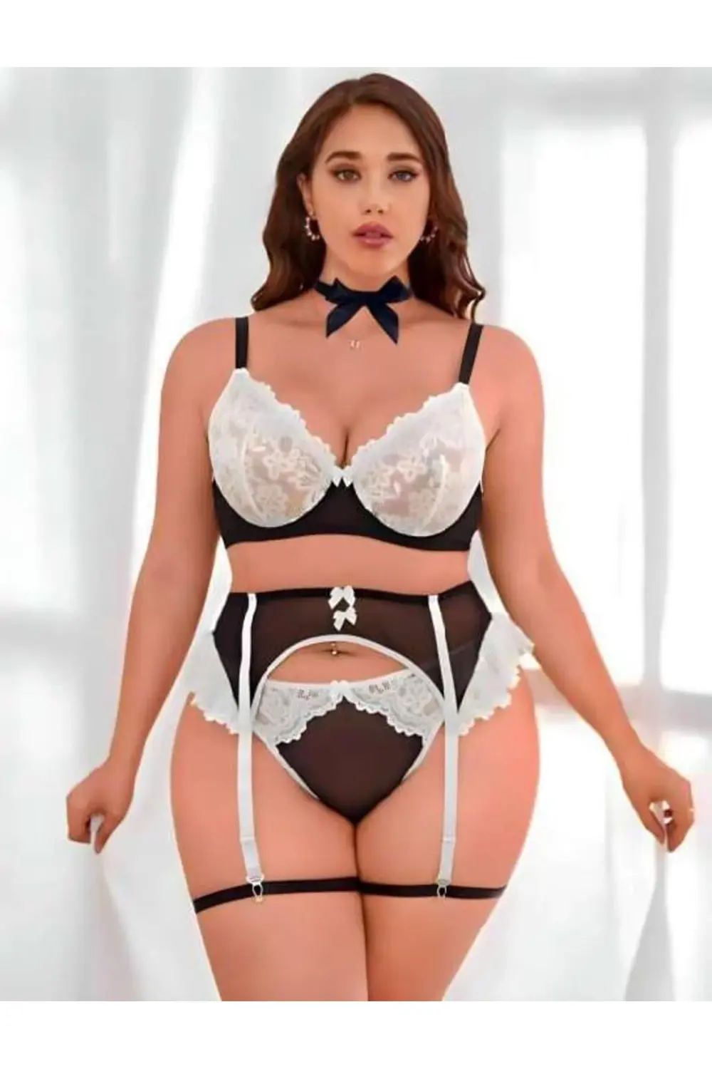 Pilelistore Büyük Beden Siyah Beyaz Dantel İşlemeli Fantezi Jartiyer Takımı